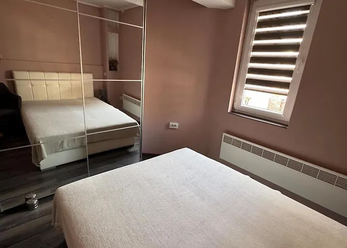 Charming Seaside In Apartment Varna